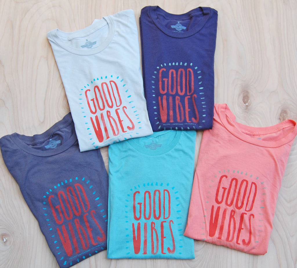 Sale Good Vibes t-shirt : Dove