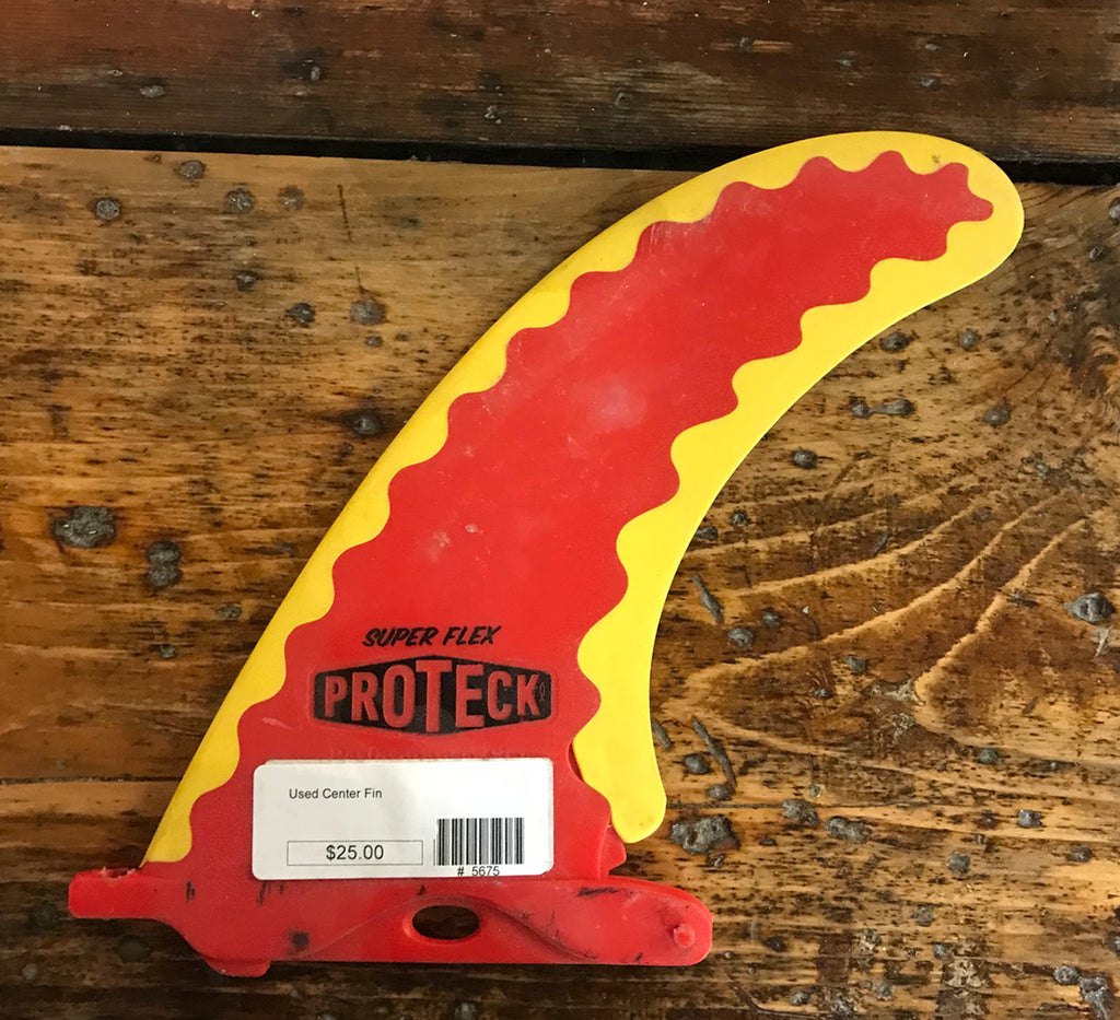 Used Proteck Fin 7" red