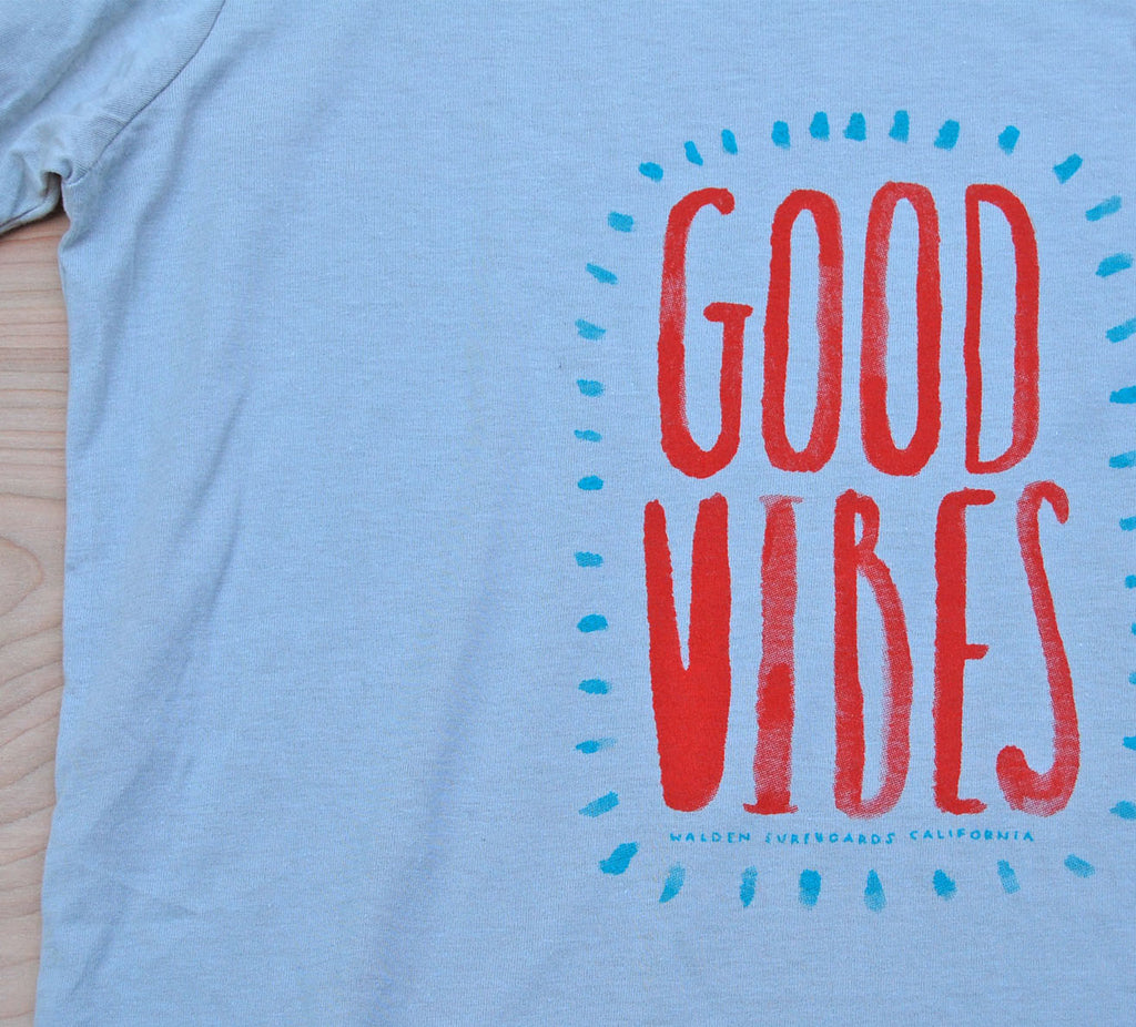 Sale Good Vibes t-shirt : Dove