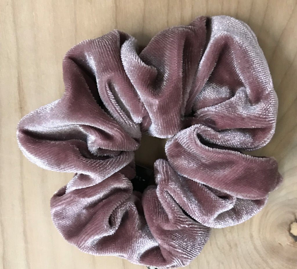 velvet scrunchie: blush